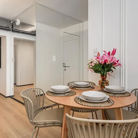 Lumina Luxury 4-rooms With Parking Appartamento *