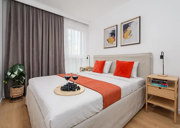 Lumina Luxury 4-rooms With Parking דירה *