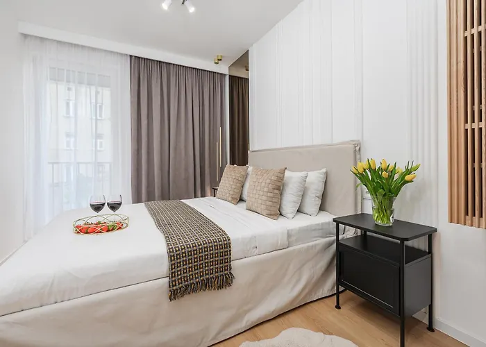 Lumina Luxury 4-rooms With Parking * לודז'