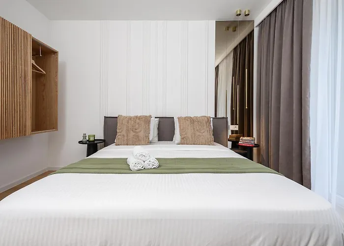 Lumina Luxury 4-rooms With Parking *