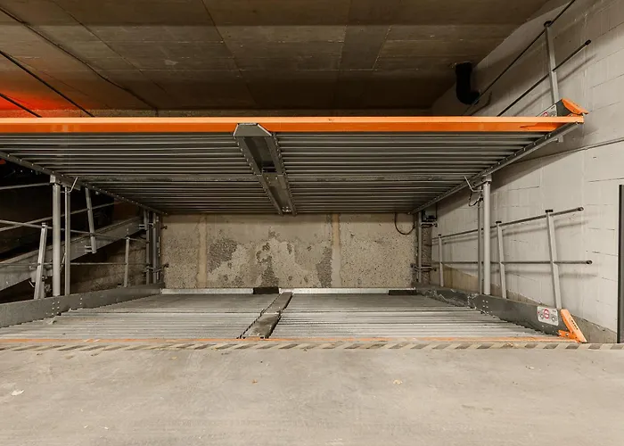 Lumina Luxury 4-rooms With Parking דירה *